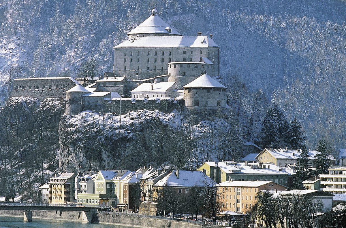 Kufstein mit Festung Winteransicht
